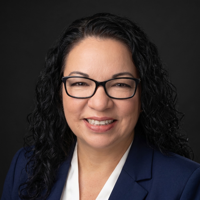 Paty Aragon, Purchasing Manager